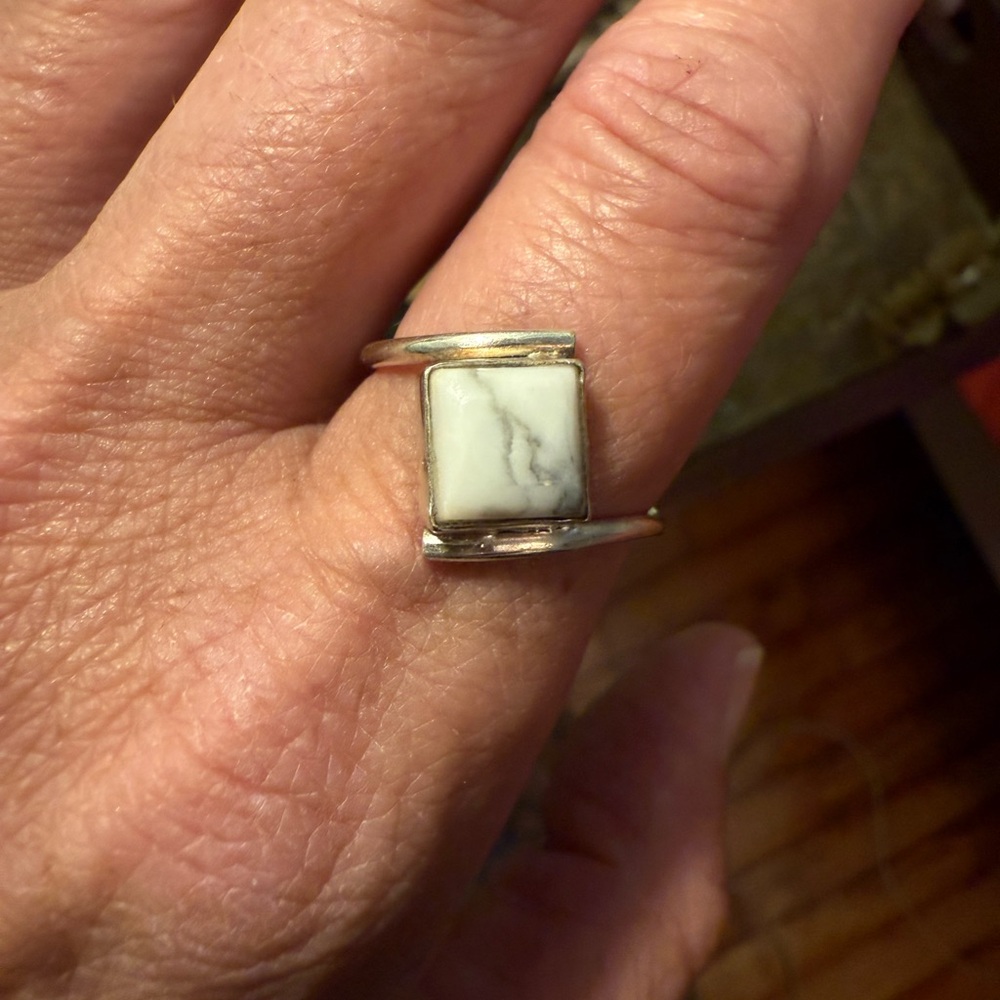 Howlite Ring in a beautiful silver setting